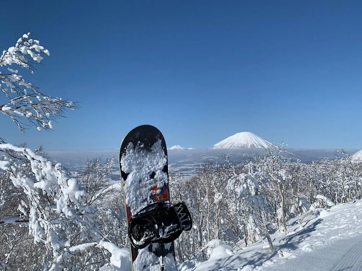 Lodge Romulus Rusutsu 2*,  Japan